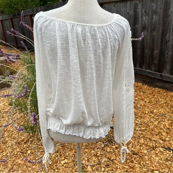 Free People Ivory Cut Out Peasant Blouse - Size Medium - Picture 6 of 14